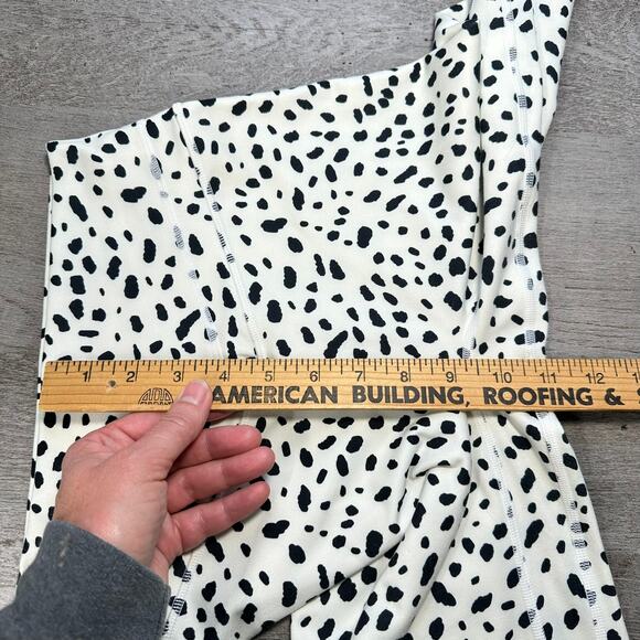 Vitality Kingdom Collection Snow Leopard Leggings Size Small - Picture 7 of 10